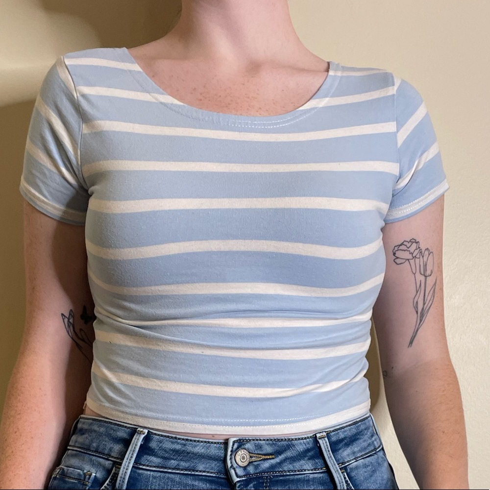 Blue and white stripped cropped t- shirt